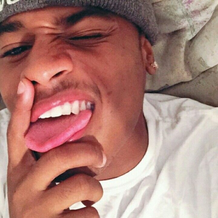 Дъхът на Забраненото: Властта на Първичните Желания